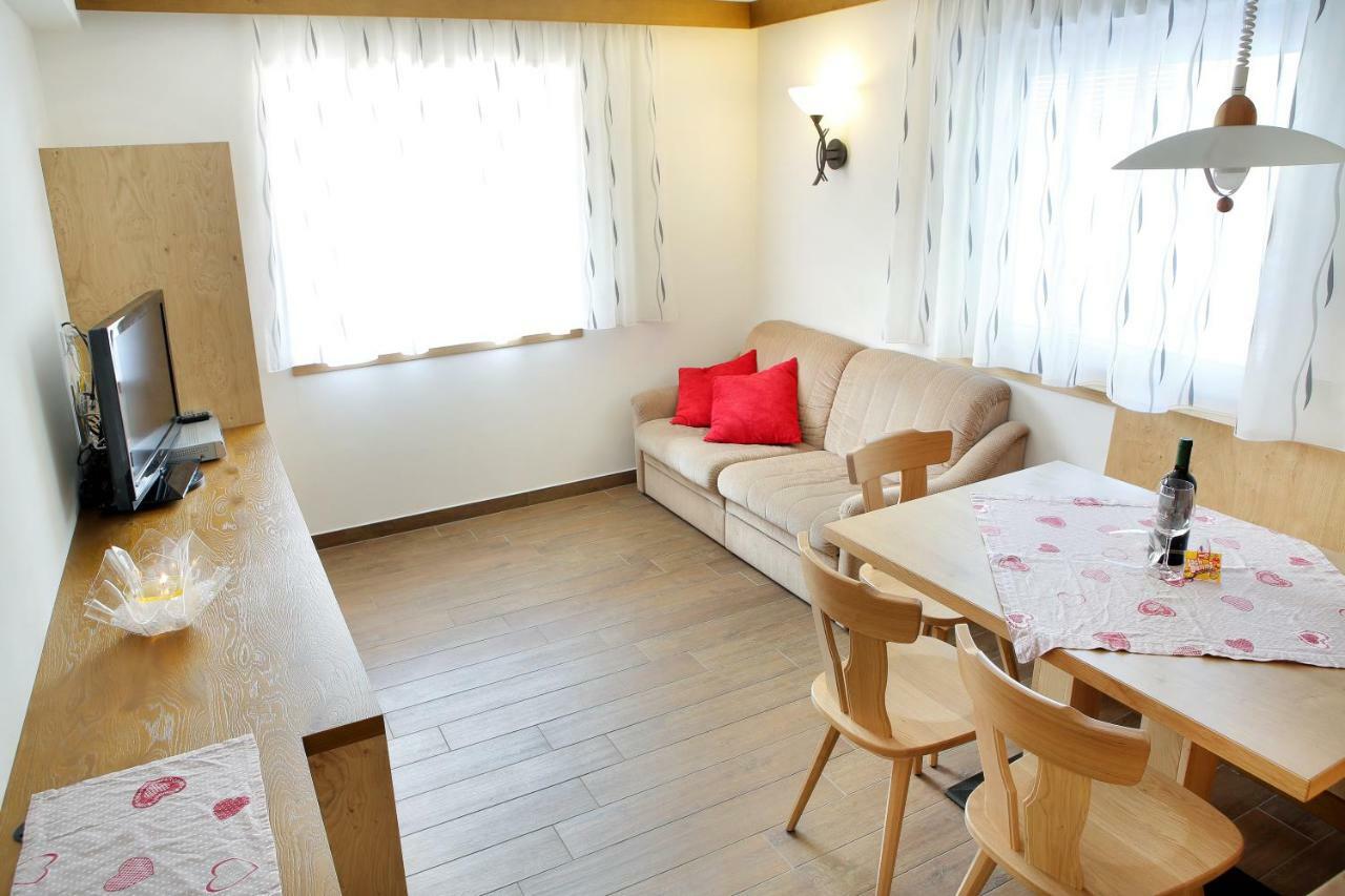 Apartment Kristyn Ortisei Bagian luar foto